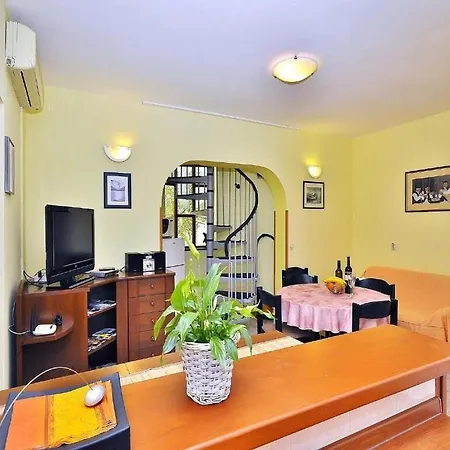 House Bruno Pula