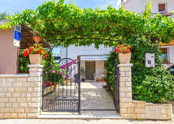 House Bruno * بولا